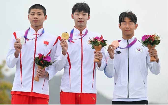 小莹一夜五次高潮十四部
