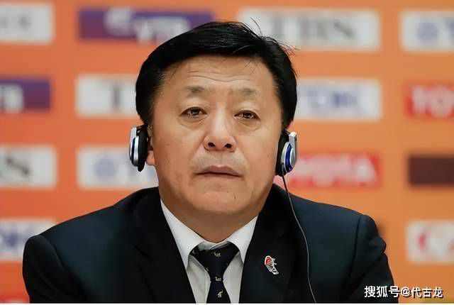 男人吃女人胸的视频