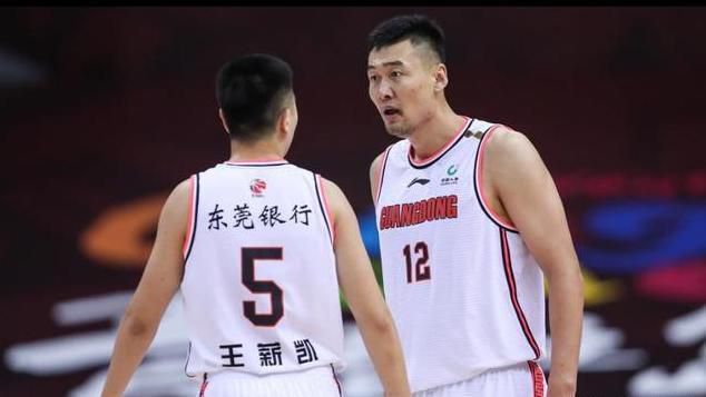 小樱被鸣人扒开腿狂