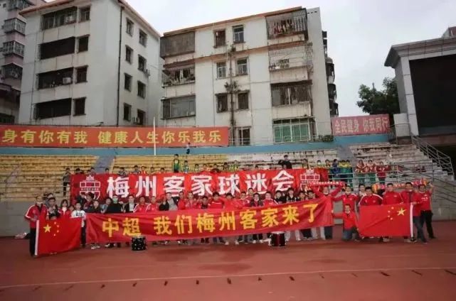 老师双乳上下晃动呻吟
